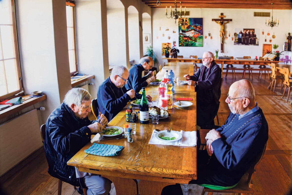 Kapuziner verlassen Olten / Anzeiger Thal Gäu Olten