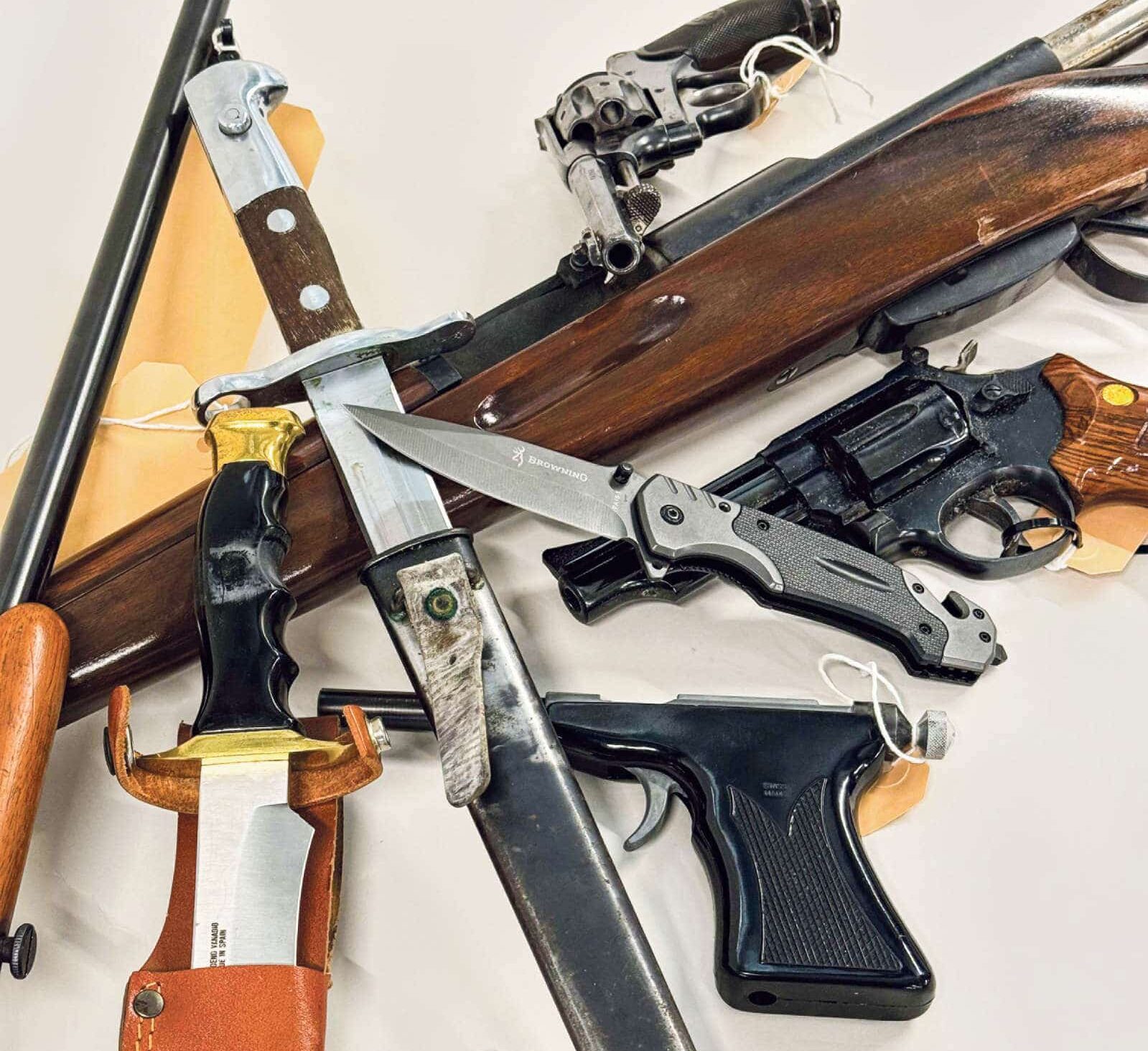 Waffenabgabeaktion Kanton Solothurn / Anzeiger Thal Gäu Olten