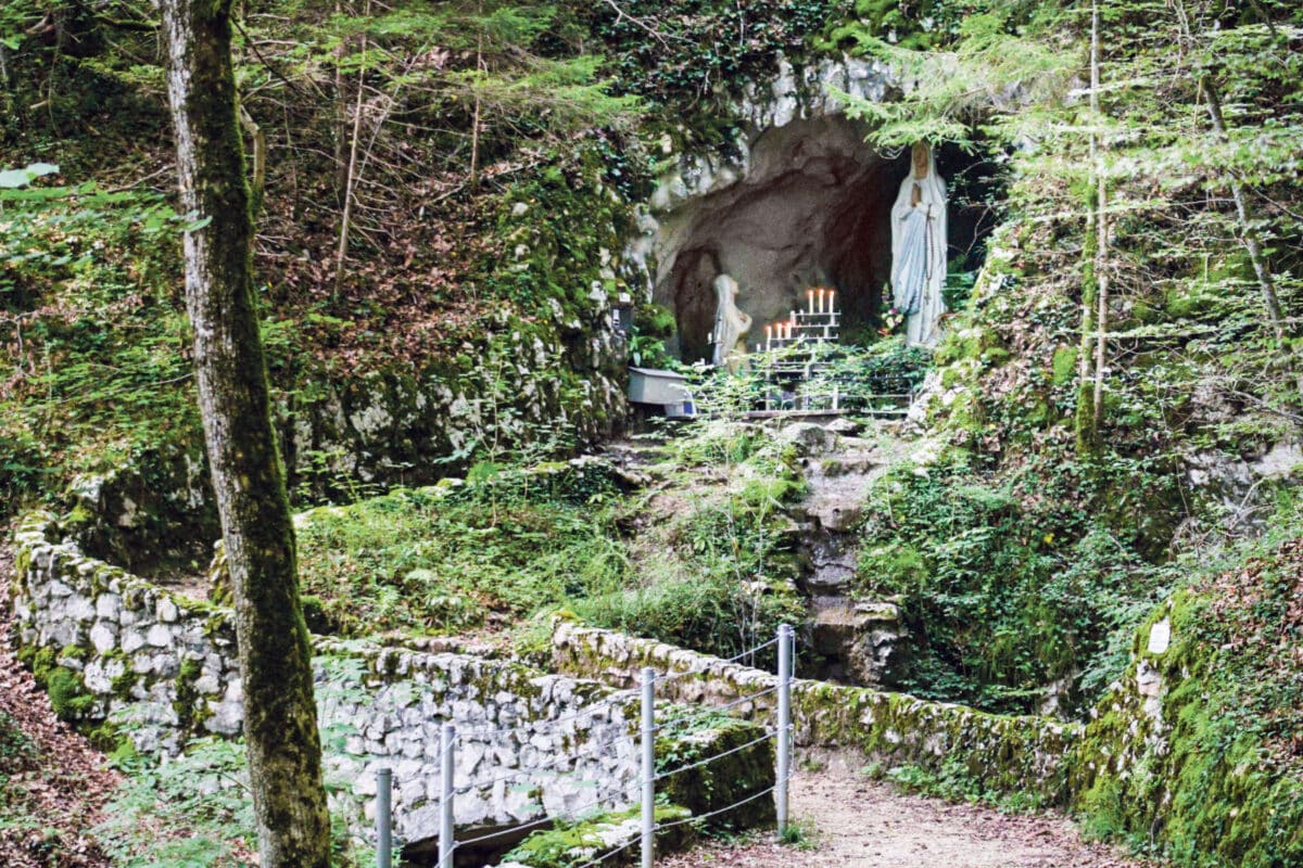 Lourdes-Grotte Laupersdorf / Anzeiger Thal Gäu Olten