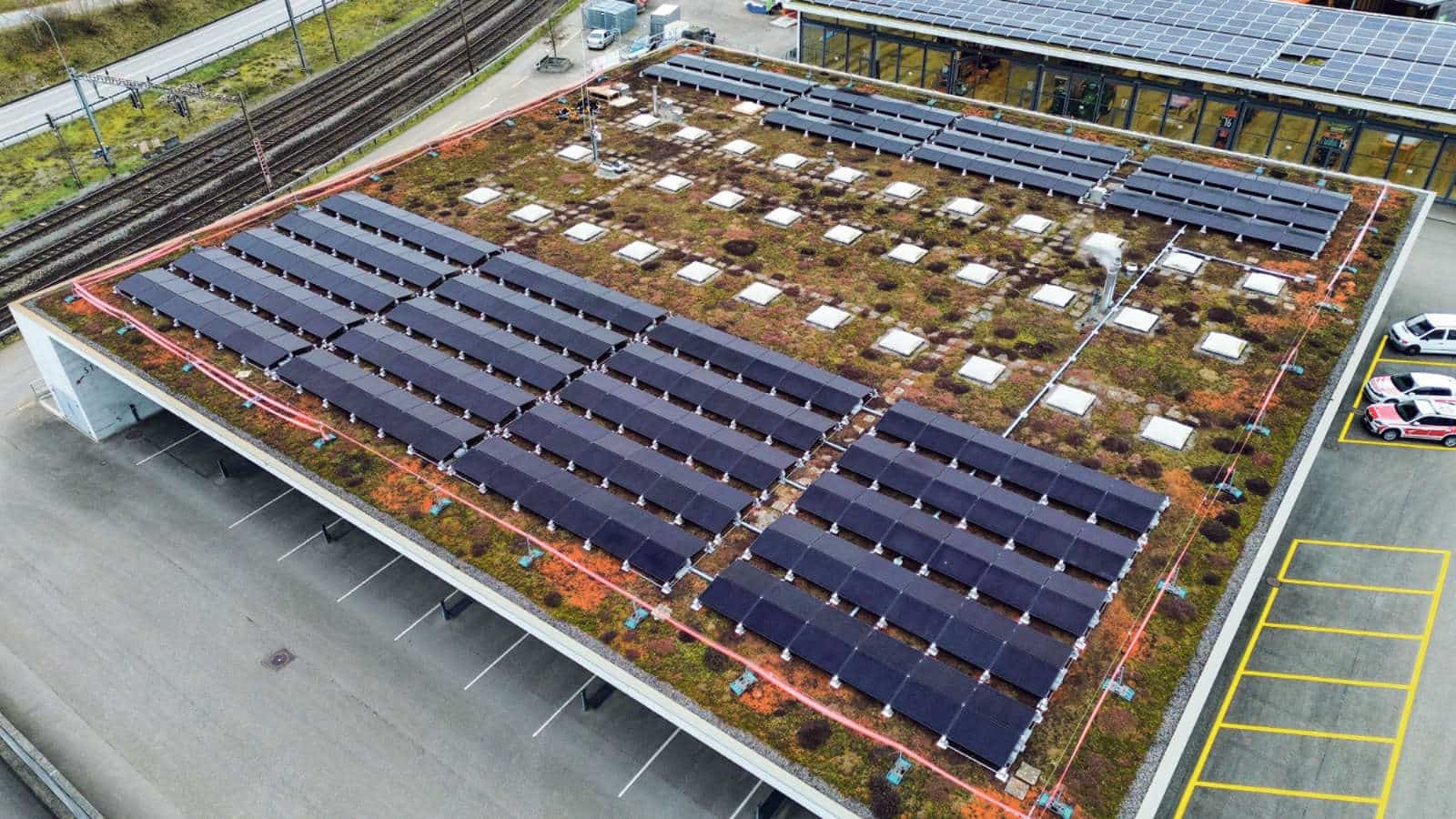 PV-Anlage auf dem Oltner Feuerwehrmagazin / Anzeiger Thal Gäu Olten