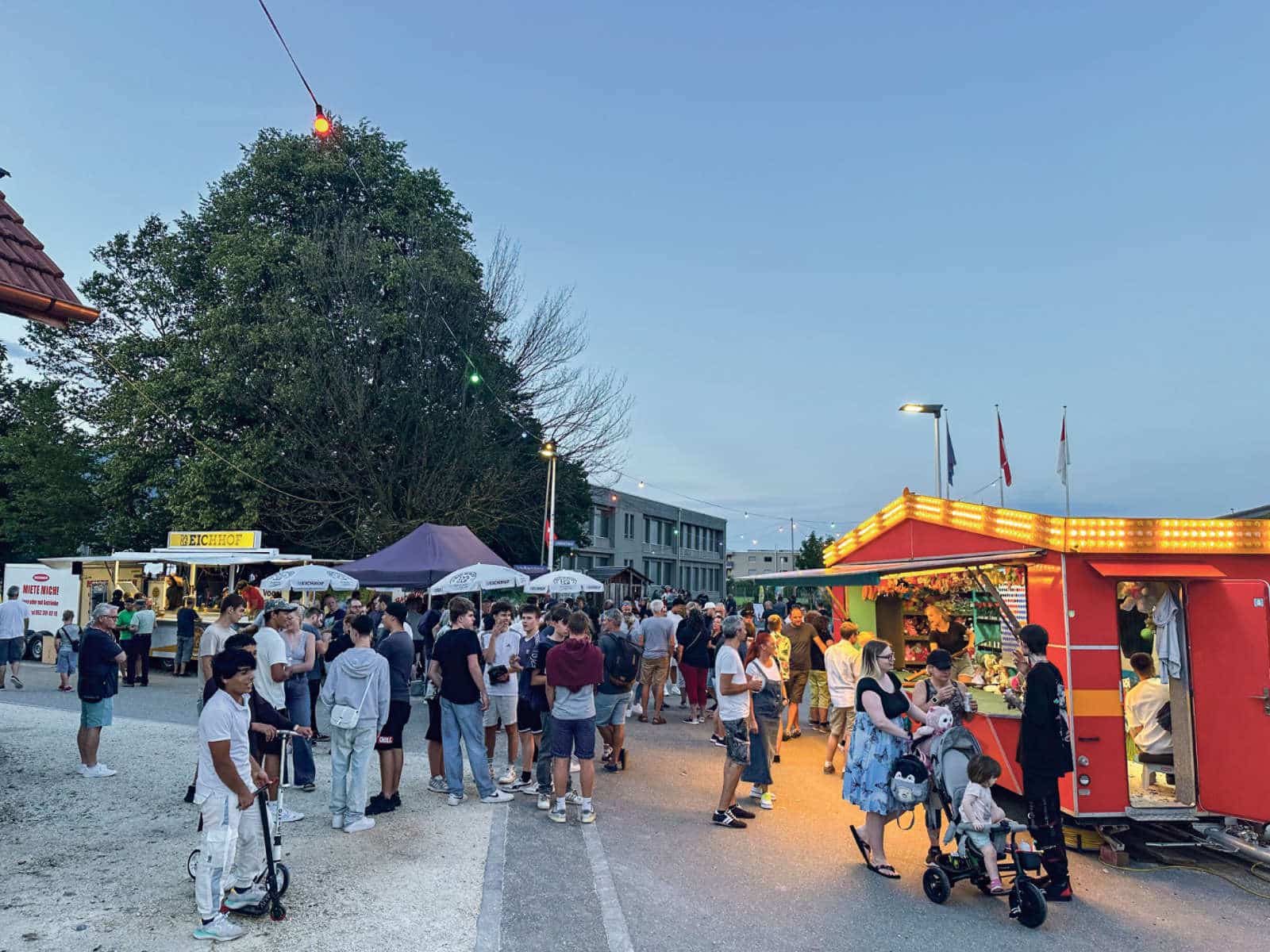 Dorfchilbi Niederbuchsiten / Anzeiger Thal Gäu Olten