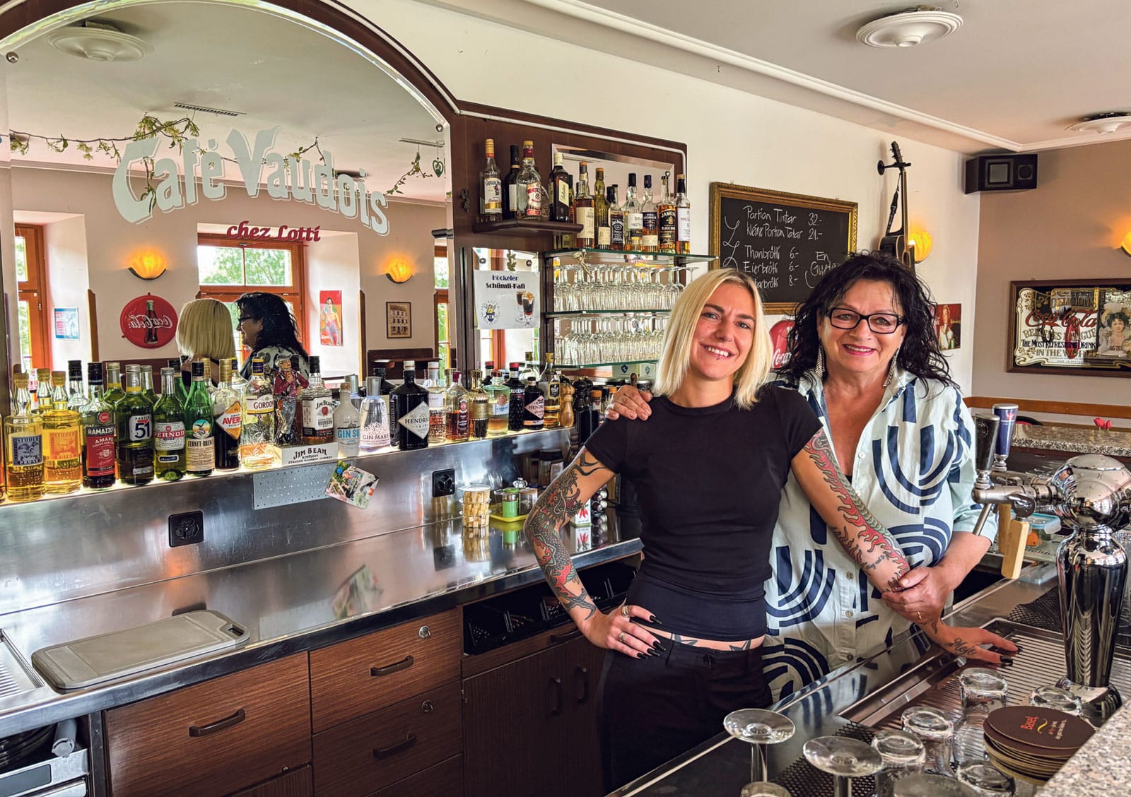 Liselotte Scognamiglio (rechts) übergibt ihre Herzensangelegenheit nach den Sommerferien an Jasmina Buser.