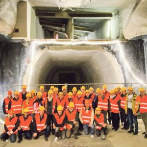9-Gruppenbild Baustelle Belchentunnel Bürgergemeindepräsidien / Anzeiger Thal Gäu Olten
