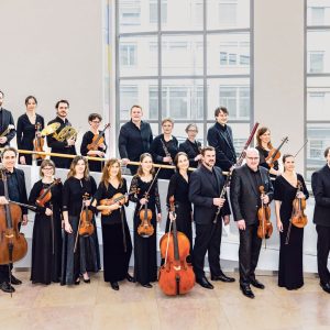 Die Zuger Sinfonietta konzertiert unter der Leitung von Droujelub Yanakiev.